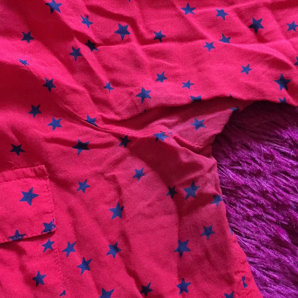 Old Navy red starry semi-button down top 💫 - Picture 11 of 12